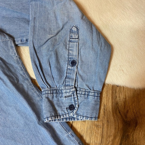 Per Se women's blue denim button-down shirt - Picture 7 of 8